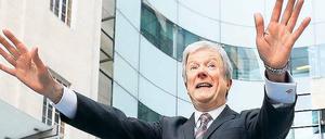 Neue Studios, neue Technik, neuer Ehrgeiz. Da passt es gut, dass Peter Hall Anfang April als neuer BBC-Generaldirektior begonnen hat.