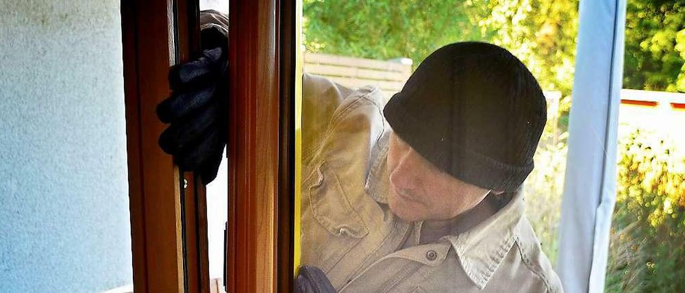 Schlecht gesicherte Fenster machen es den Einbrechern leicht. 