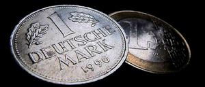 Die Deutschen hängen noch immer an ihrer Mark. Davon will jetzt die "Alternative für Deutschland" profitieren.