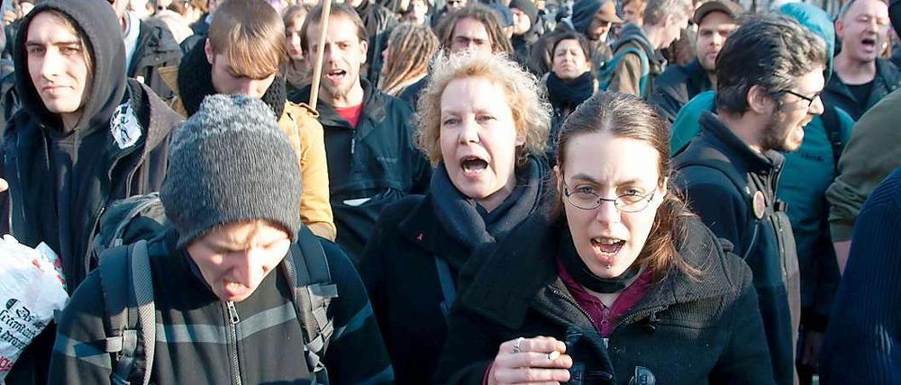 Klare Botschaften. Rund 350 Menschen demonstrierten am Freitagnachmittag. 
