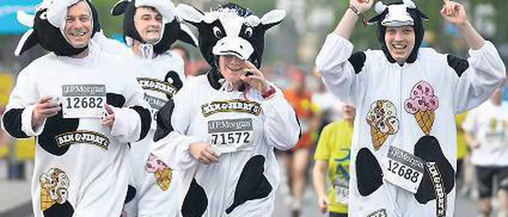 Kuhl! Sport im Team macht gute Laune – und aus Kollegen Trainingspartner mit einem gemeinsamen Ziel. Das kann zum Beispiel ein Firmenlauf sein. Foto: picture-alliance/dpa