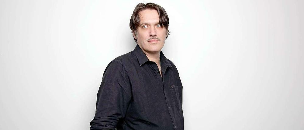 Stellt die Verbindung zwischen Pop und Literatur her: Frank Spilker, Sänger von Die Sterne, jetzt auch Romanautor.