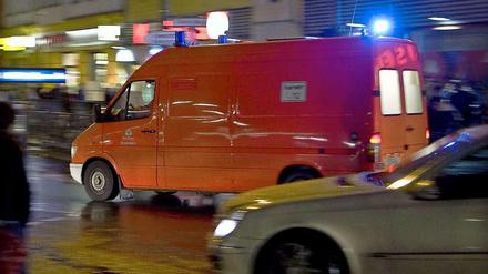 Schnell, aber oft nicht schnell genug. Das Rettungswesen in Berlin hat Schwierigkeiten. Feuerwehr und Kliniken fehlt Geld.