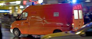 Schnell, aber oft nicht schnell genug. Das Rettungswesen in Berlin hat Schwierigkeiten. Feuerwehr und Kliniken fehlt Geld.