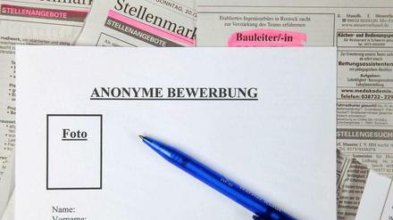 Um das Bewerbungsverfahren in den Berliner Behörden möglichst neutral zu halten, sollen das Foto und die Angaben zu Geschlecht, Herkunft und Alter nicht mehr angegeben werden.