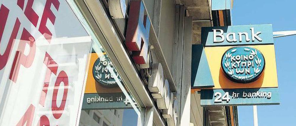 Ausverkauf. Der Bank of Cyprus stehen harte Zeiten bevor – das größte Kreditinstitut des Landes wird umstrukturiert.