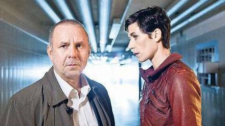 Joachim Krol als Frank Steier und Nina Kunzendorf als Conny Mey.