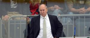 Schweigen im Erfolg: Eisbären-Trainer Don Jackson konnte selbst der 6:3-Erfolg in Köln nicht die Zunge lockern.