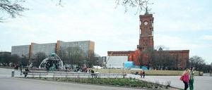 Leere mit Potenzial. Am Rathausforum nördlich von Klaus Wowereits Dienstsitz lag das historische Zentrum Berlins. Es soll nun rekonstruiert werden.