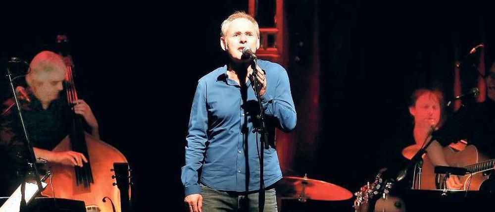 Frontmann. Reinhard Beckmann präsentiert selbst gedichtetes Liedgut aus der Wohlfühlzone.