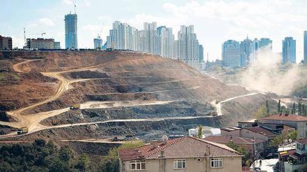 Schönes neues Istanbul. Der Wirtschaftsboom hat die 15-Millionen-Metropole am Bosporus zu einer der angesagtesten Städte Europas gemacht. Entsprechend rasant wird gebaut.
