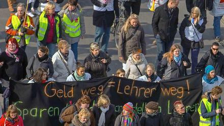 Anfang März zogen tausende Lehrer streikend durch Berlin. Seit Montag ist klar: viel haben sie damit nicht erreicht.