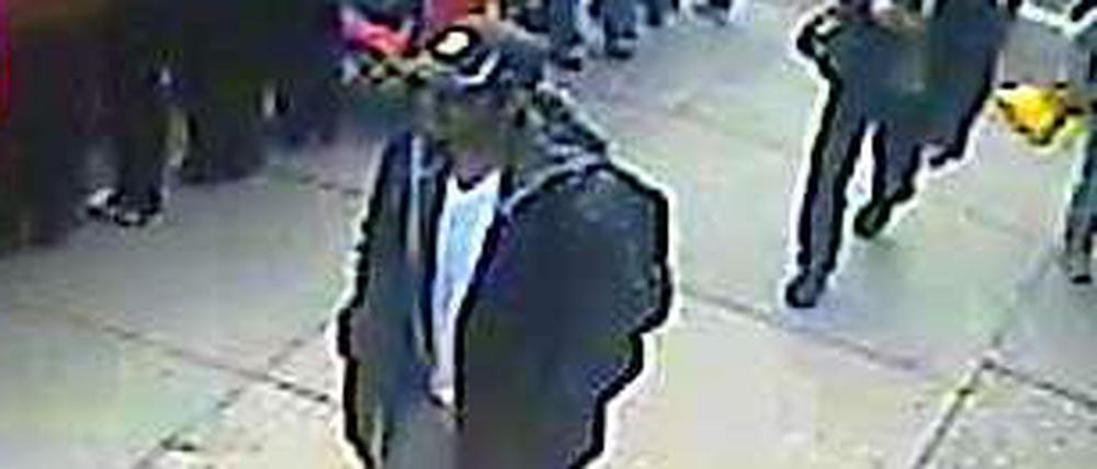 Diese Aufnahme einer Überwachungskamera zeigt Tamerlan Zarnajew, einen der mutmaßlichen Boston-Bomber.