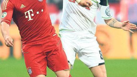 Nicht zu halten. Shaqiri lässt mal wieder Wolfsburgs Vierinha stehen.