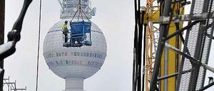 Handwerk unterm Fernsehturm. Weniger Berliner Firmen sammeln derzeit neue Aufträge ein.