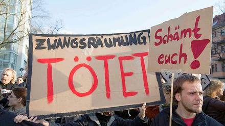 Nach der Zwangsräumung ihrer Wohnung war eine Berliner Seniorin in der Kälte-Nothilfe gestorben. Nun soll auch diese geräumt werden.