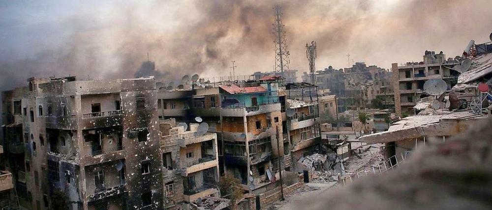 Die syrische Armee hat besonders die Stadt Aleppo unter Beschuss - US-Geheimdienste gehen jetzt davon aus, dass sie dabei auch in geringen Mengen chemische Kampfstoffe einsetzt.