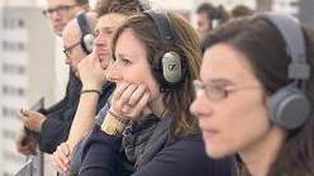 Welt am Draht. Eine Kopfhörerstimme leitet die „Remote“-Exkursion. 