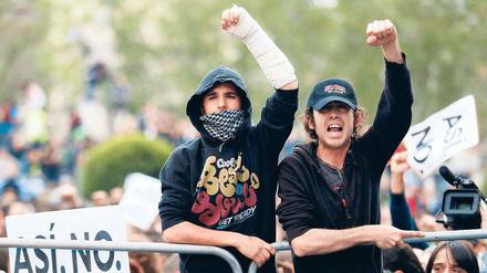 "So nicht", steht auf dem Plakat: Spanische Jugendliche, von denen mehr als jeder Zweite arbeitslos ist, protestierten am Donnerstag in Madrid.