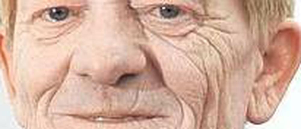 Gunter Jebram wohnt direkt am Tegeler Hafen. Er hofft, dass es künftig auch junge Menschen in seine Wohngegend zieht.
