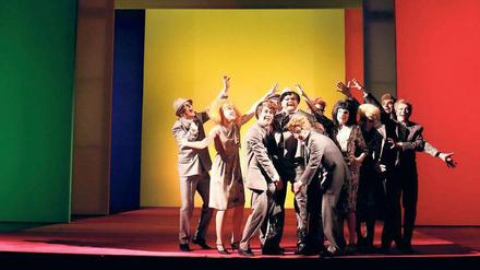 Seine Welt ist bunt. Mit „Murmel, Murmel“ an der Berliner Volksbühne ist Regisseur Herbert Fritsch auch in diesem Jahr wieder zum Theatertreffen eingeladen. 