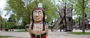 Um den Spielplatz "Döhlauer Pfad" in Lankwitz gibt es Streit. Den Anwohnern ist es vor allem an den Wochenenden zu laut.