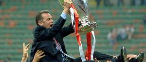 Das war sein zweiter Streich: Ottmar Hitzfeld nach dem Triumph mit den Bayern gegen Valencia.