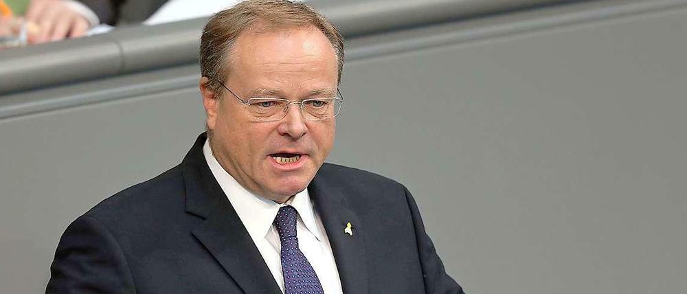 Entwicklungshilfeminister Dirk Niebel (FDP) soll viele Parteifreunde und nur wenige Fachleute in seinem Ministerium angestellt haben. Was ist dran an den Vorwürfen?