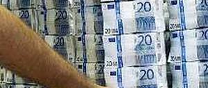 Einfach mal zugreifen. Die Steuerquote in Europa steigt.