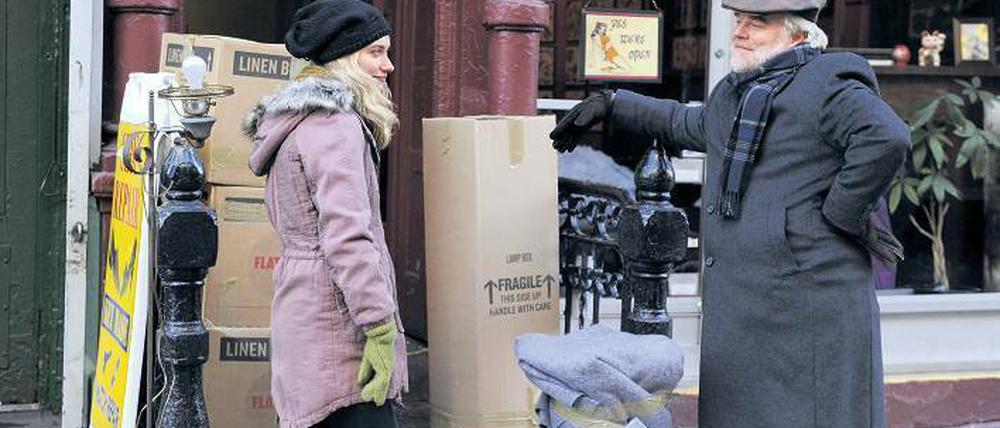 Zweite Geige: Robert (Philip Seymour Hoffman) hilft seiner Tochter (Imogen Poots) beim Umzug nach New York. 