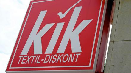 In der eingestürzten Textilfabrik in Bangladesch wurden nun offenbar auch Textilien von Kik gefunden.