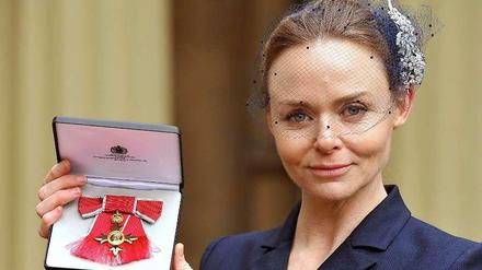 Designerin Stella McCartney bei der Verleihung des "Order of the British Empire" Ende März 2013.