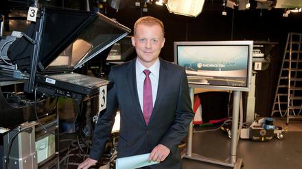 "Ich bin der Neue. Ich freu' mich sehr Sie zu sehen" - am Freitag um 19 Uhr 55 war Moderator Marc Bator erstmals als Sat-1-Anchorman zu sehen.