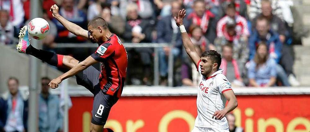 Marcel Ndjeng (l.) bereitete das Tor zum 2:0 von Alfredo Morales vor.