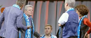 Bundespräsident Joachim Gauck und Samuel Koch beim Kirchtag am 02.05.2013.
