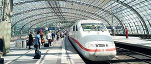 Bekommt der Hauptbahnhof doch noch ein längeres Dach? Die Bahn will das jetzt zumindest prüfen.