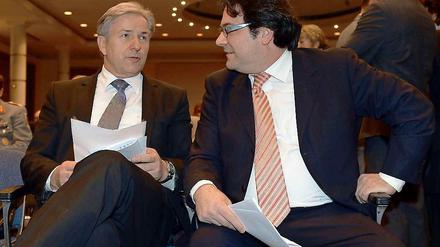 Der Vorstizende der Jüdischen Gemeinde Berlin, Gideon Joffe (r.), mit dem Regierenden Bürgermeister Klaus Wowereit.