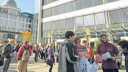 Bevölkerungszuwachs. Hochschulen tragen viel mehr dazu bei, die Verödung im Osten zu bremsen als alle Rückholerprogramme. Die Hochschulen müssten die Politiker viel stärker auf ihre regionale Bedeutung hinweisen, sagt Peer Pasternack. Foto: picture alliance/ZB