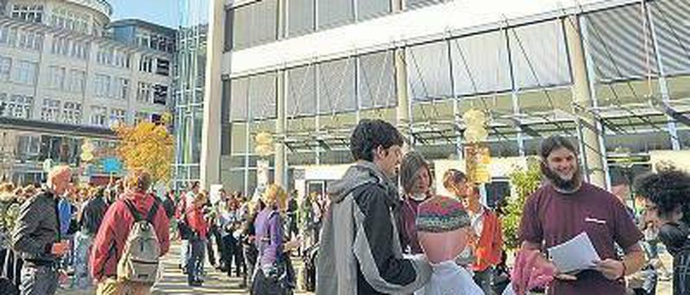 Bevölkerungszuwachs. Hochschulen tragen viel mehr dazu bei, die Verödung im Osten zu bremsen als alle Rückholerprogramme. Die Hochschulen müssten die Politiker viel stärker auf ihre regionale Bedeutung hinweisen, sagt Peer Pasternack. Foto: picture alliance/ZB