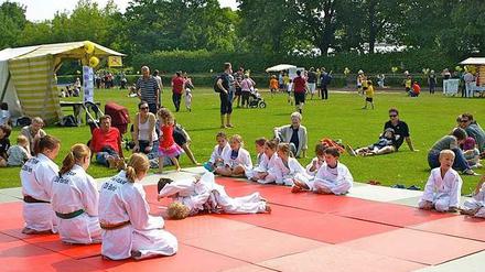 Beim Tag der Offenen Tür war viel los auf dem Gelände von Z88 in Zehlendorf. An diesem Wochenende über Pfingsten feiert der Verein seinen 125. Geburtstag.