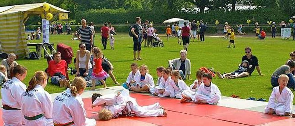 Beim Tag der Offenen Tür war viel los auf dem Gelände von Z88 in Zehlendorf. An diesem Wochenende über Pfingsten feiert der Verein seinen 125. Geburtstag.