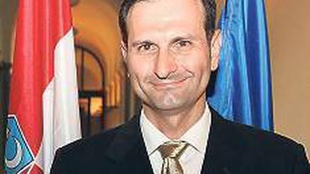 Miro Kovac ist seit 2008 Kroatiens Botschafter in Deutschland. Geboren wurde der 44-jährige Politikwissenschaftler in Split.