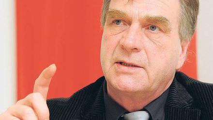 Ralf Christoffers. „Die öffentliche Daseinsvorsorge muss in Teilräumen ganz neu organisiert werden.“