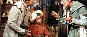Im erfolgreichsten Defa-Film „Die Geschichte vom kleinen Muck“ spielte Beneckendorff 1953 den Schulmeister (re.).