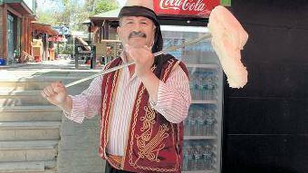 Weiß und lecker. Eis aus Ziegenmilch wird viel verkauft in der Stadt.