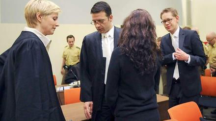 Am dritten Tag des NSU-Prozess in München ist die Stimmung im Gerichtssaal deutlich angespannt: Wortgefechte und Dazwischenrufe stören das Verfahren.