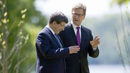 Außenminister Guido Westerwelle (rechts) traf am Sonntag in Berlin seinen türkischen Amtskollegen Ahmet Davutoglu.