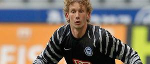 Polyvalent: Fabian Lustenberger hat auch schon einmal im Tor der Hertha gestanden. 2010 gegen 1860 München war das, nachdem Torwart Marco Sejna zuvor mit einer roten Karte vom Platz gestellt worden war.