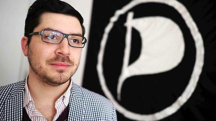 Zoff in der Fraktion. Christopher Lauer entzweit die Abgeordneten. Er wirft Fraktionsmitgliedern vor, gezielt Gerüchte über ihn verbreitet zu haben.