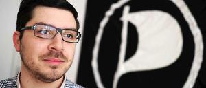 Zoff in der Fraktion. Christopher Lauer entzweit die Abgeordneten. Er wirft Fraktionsmitgliedern vor, gezielt Gerüchte über ihn verbreitet zu haben.